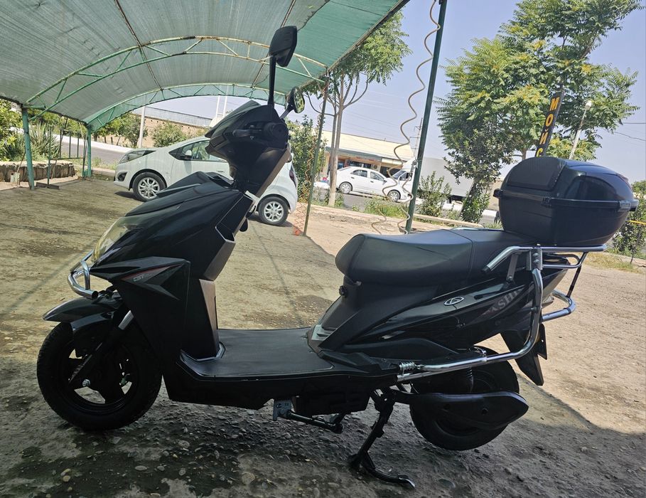 Электро скутер сотилади