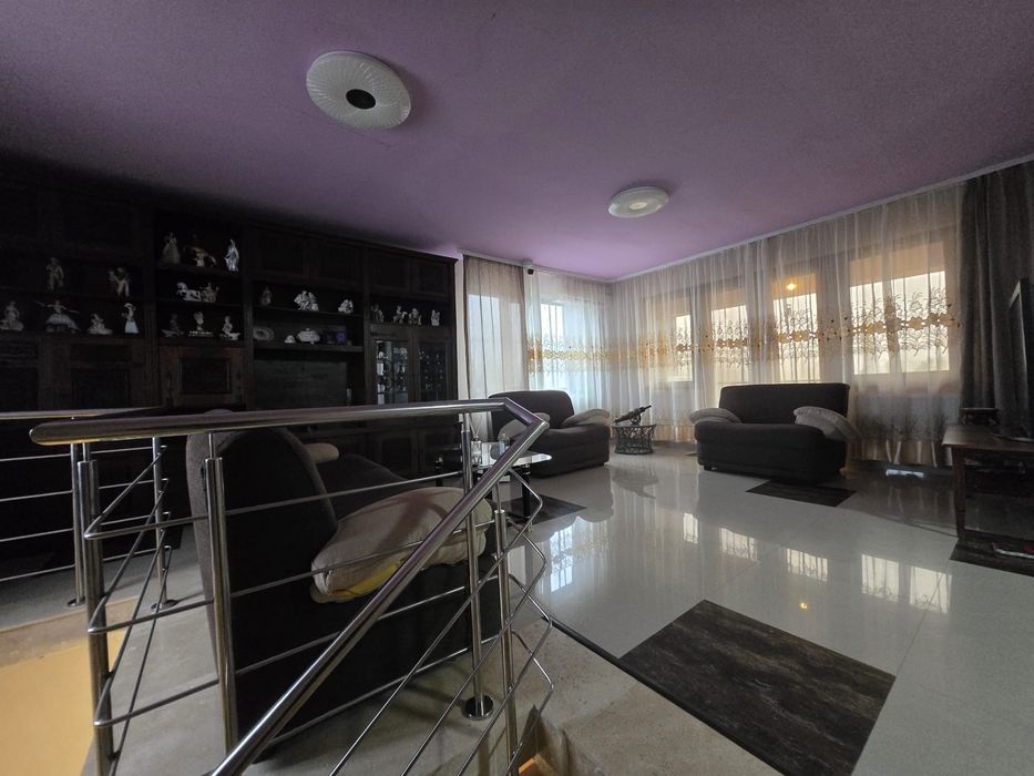 Casa  mobilata de vanzare