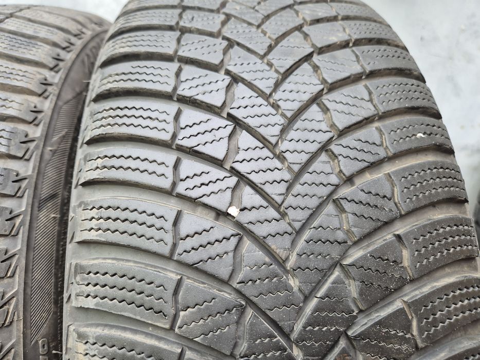 2бр зимни гуми Бриджснон/  2017г/ 225-45-17/ 7мм грайфер/