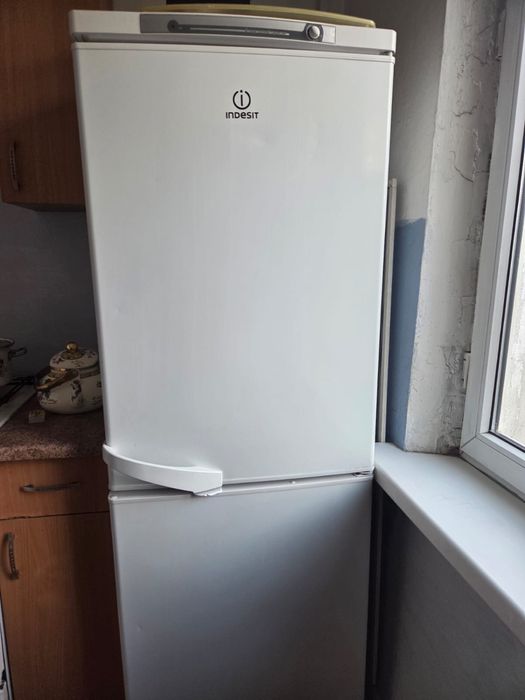Холодильник INDESIT