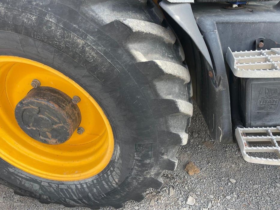 Продам трактор экскаватор