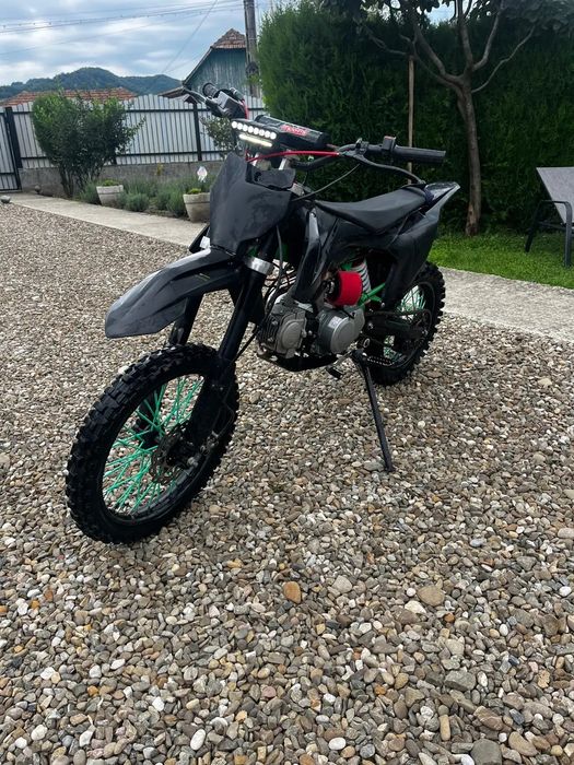cross jrh de 125 de vanzare daca te intereseazareconditionat aproape complet si vreau, sa mentionez ca nu se compara cu niciun 125 stock!
