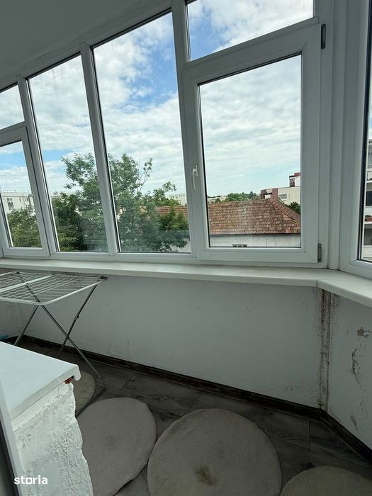 Apartament de 3 camere, etaj 2, confort și accesibilitate