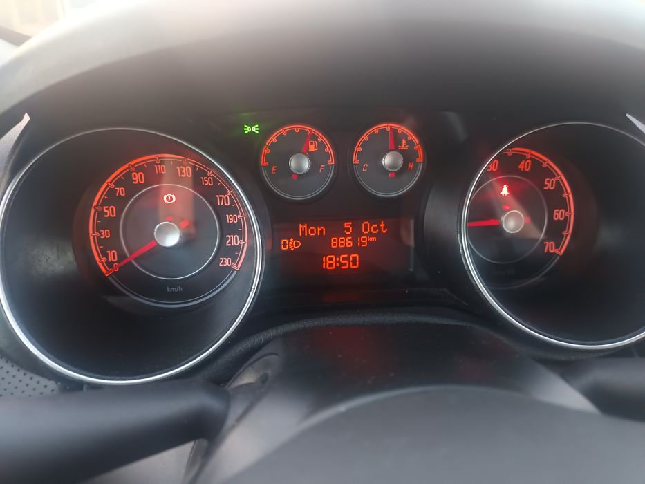 VAND FIAT PUNTO EVO BENZINA 1,2 AN 2011 KM 88600 reali