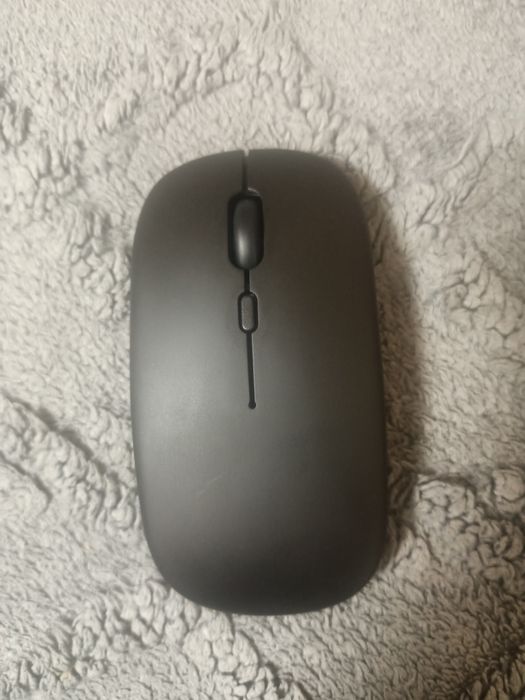 мышка подключается через блютуз