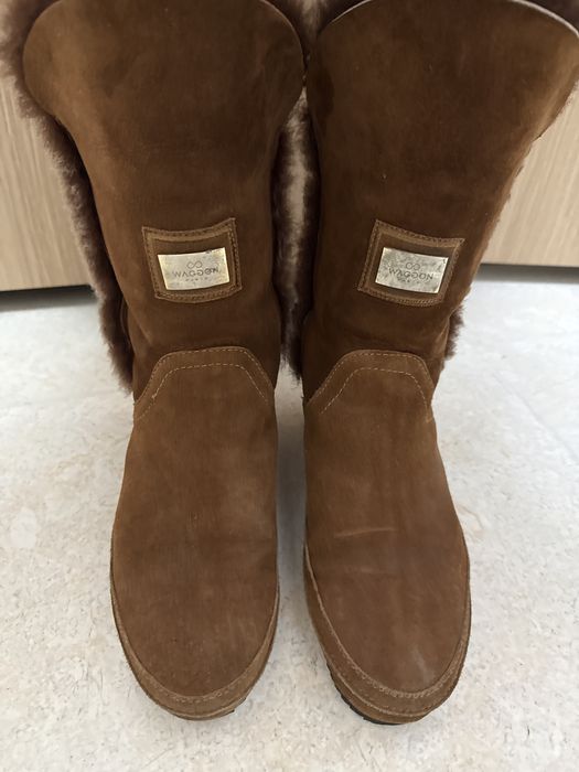 Продам зимние сапоги девушкам