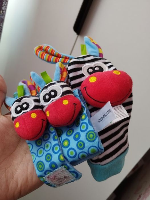 Игрушки погремушки для малышей