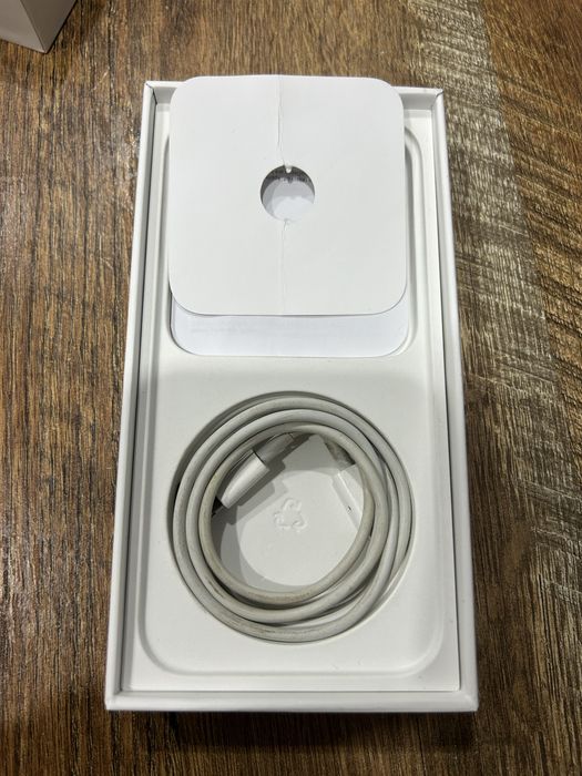 Продам Apple iPhone 13 128 ГБ Розовый