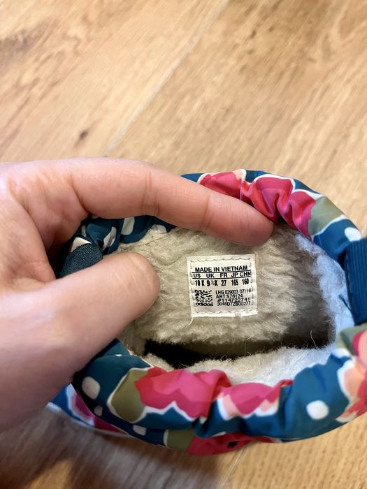 Зимни кецове и апрески Adidas за момиче