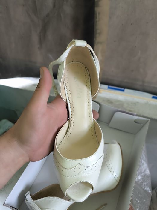 Pantofi ocazie purtați o dată Nr 38-39