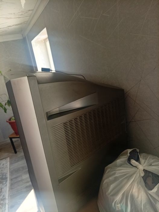 Срочно продам телевизор