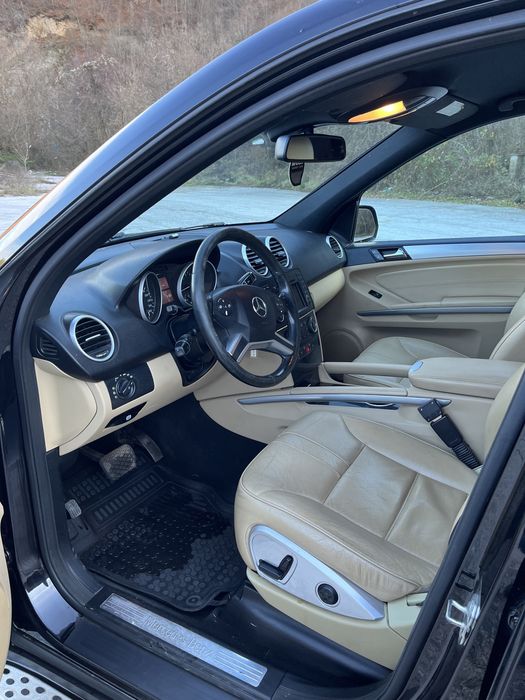 Продавам Мерцедес МЛ