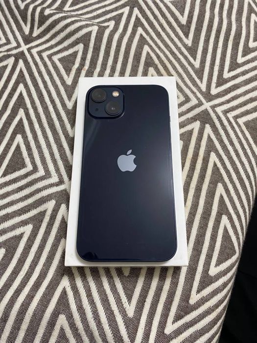 Продам IPhone 13, 128 гб