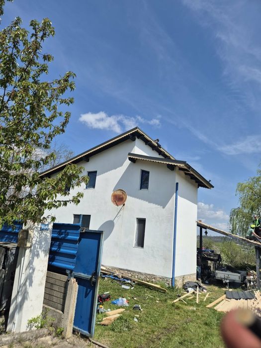 Executăm acoperișuri complete în toată România! Țiglă metalică, dulgherie și reparații. Ofertă avantajoasă, materiale de calitate. Sună acum