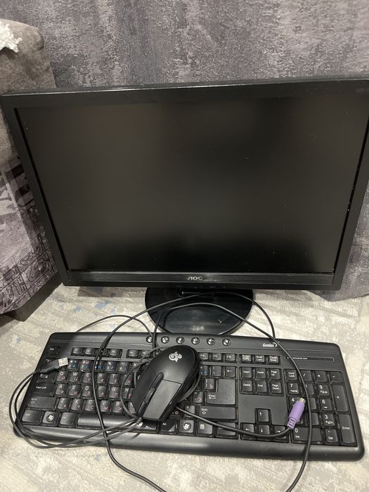 Монитор ,клавиатура ,мышь