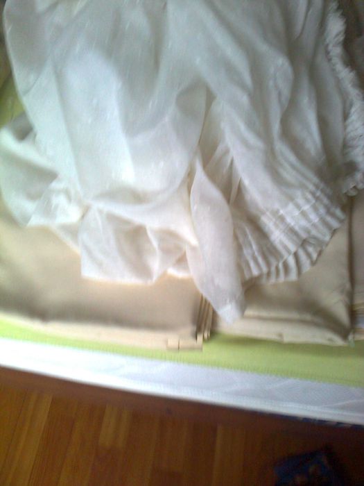 продам тюлевую занавесу и плотные шторы