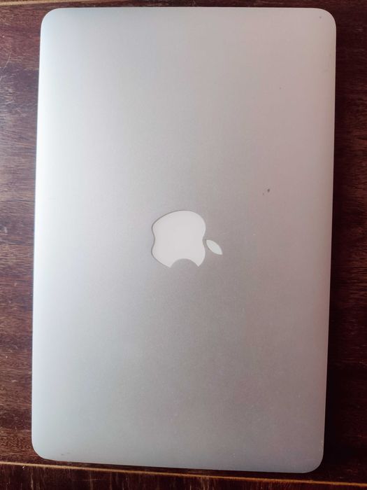 Macbook Air 11,6 2014 отлично работещ, запазен, Big Sur MacOS, зарядно