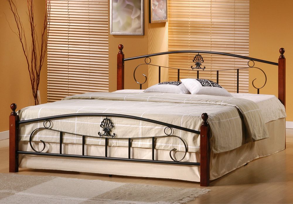 Метални легла Тапицирани спални София