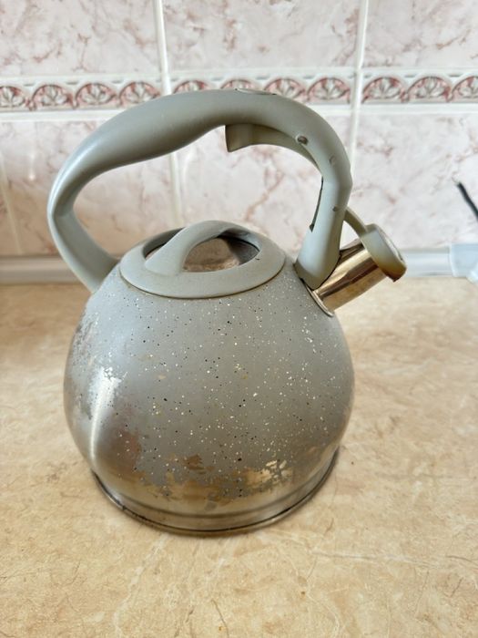 Продам чайники по 50 000.