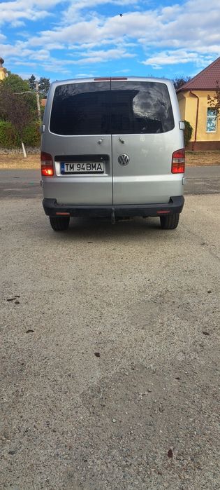 Vând microbuz 8+1