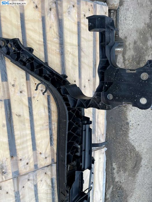 Trager Tragher Panou Frontal Calandru cu Suport Suporti Ochelar Far Faruri Renault Scenic 2 2003 - 2009 Cod 8200137496 8200137495 [L3486]
