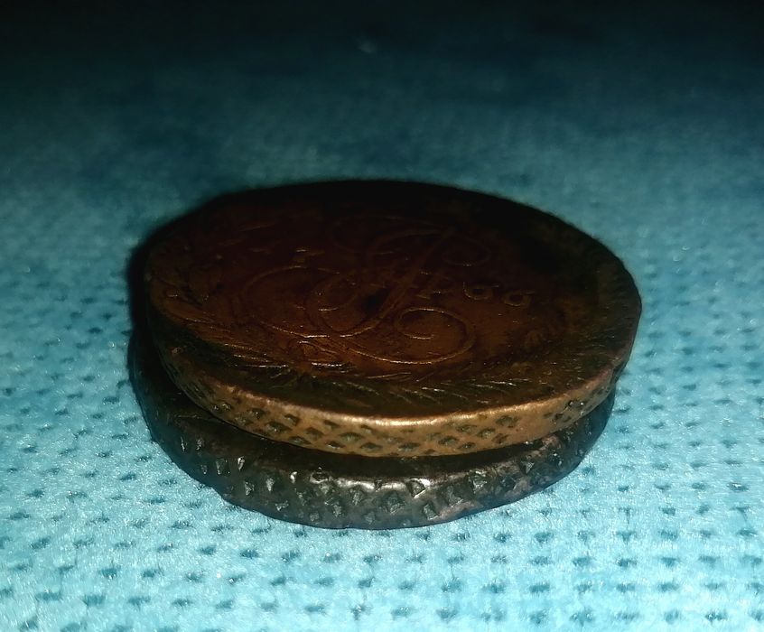 Продаются монеты 5 копеек 1766 и 1786 года.