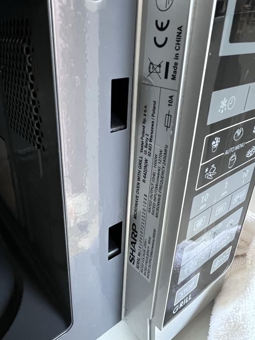 Cuptor microunde Sharp