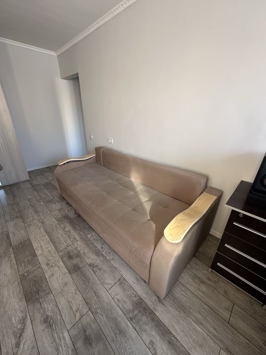 Диван (220х140) с подушками