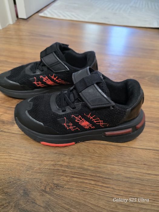 Детски маратонки Adidas Marvel