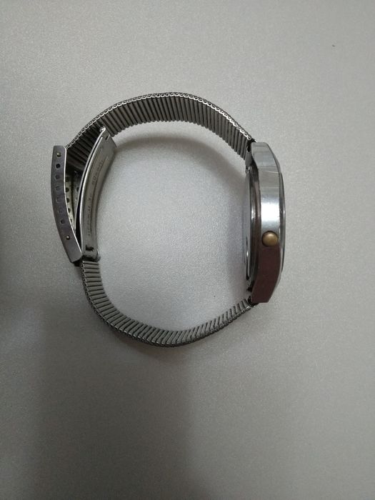 Часы наручные Электроника 5. Кварц ЖКИ. СССР.