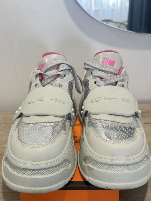 Топ Кецове ! Естествена кожа ! Чисто нови !