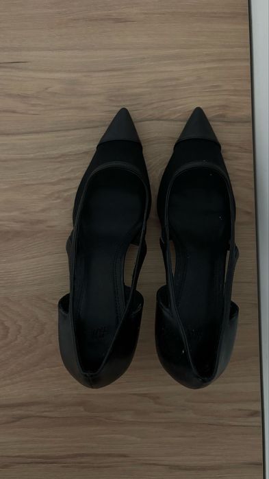 Черни ниски токчета H&M