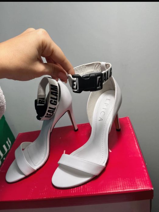 Sandale albe cu toc Epica