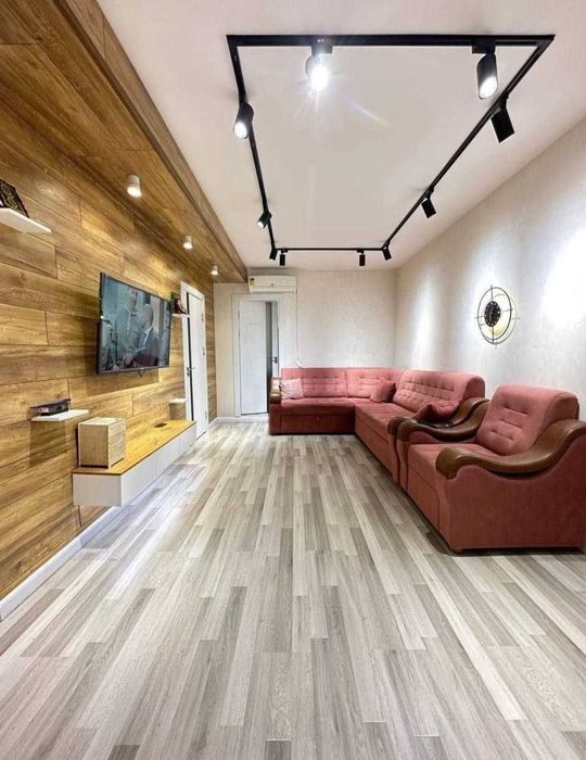 Продаётся 2в3/3/5 на ул.Саламатина 56м2