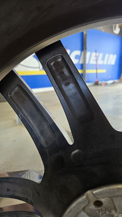 BMW X5 X6 оригинал !!!  джанти с гуми нти  295/35 21 На 315/35 21