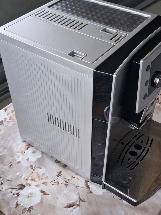 Кафеавтомат  Delonghi ESAM5400 кафе машина