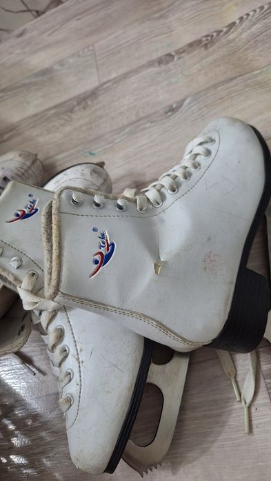 Коньки БУ размер 33 и 36