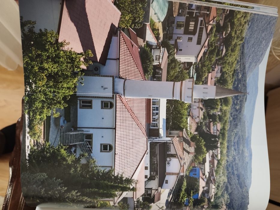 Джамии в България - Книгата е на 4 езика