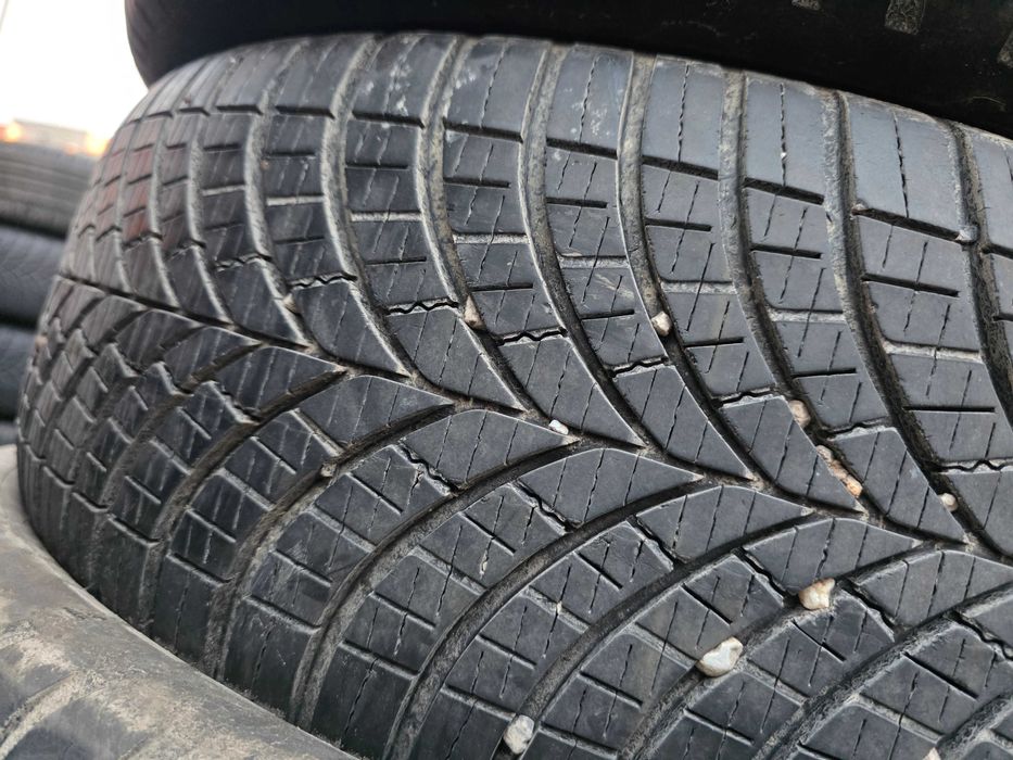 4бр Всесезонни гуми 215 60 17 - Goodyear - DOT 2023