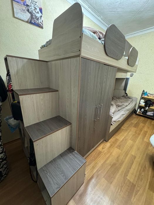 Кровать детская двух ярусная