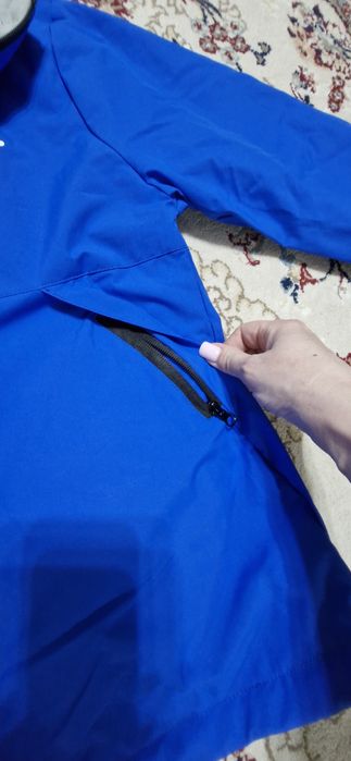 Продам . Новаю куртку.