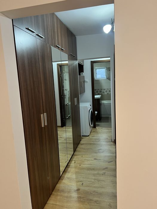 Inchiriez apartament