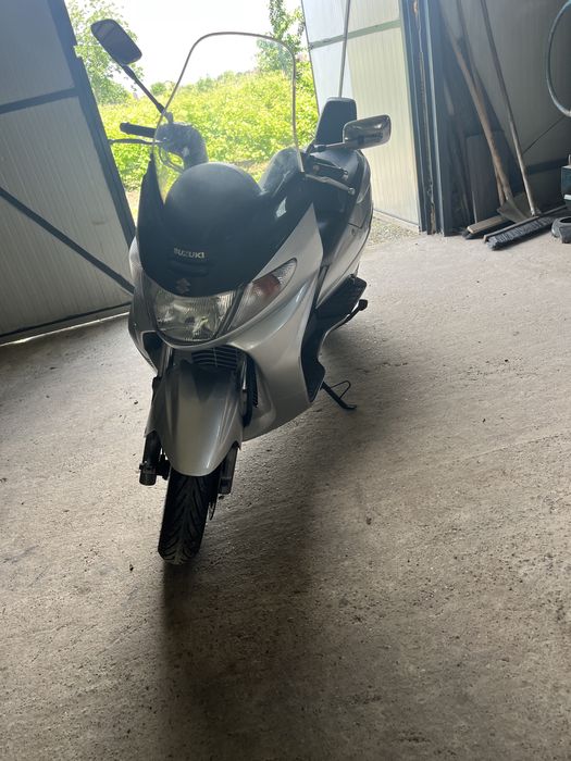 Suzuki burgman 250