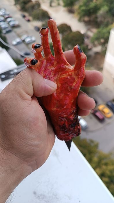 Хелоуин зомби ръка