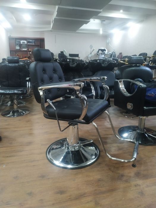 Любые мебели для салона красоты + кушетки прямо из цеха