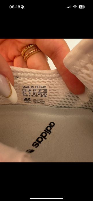 adidași de femeie