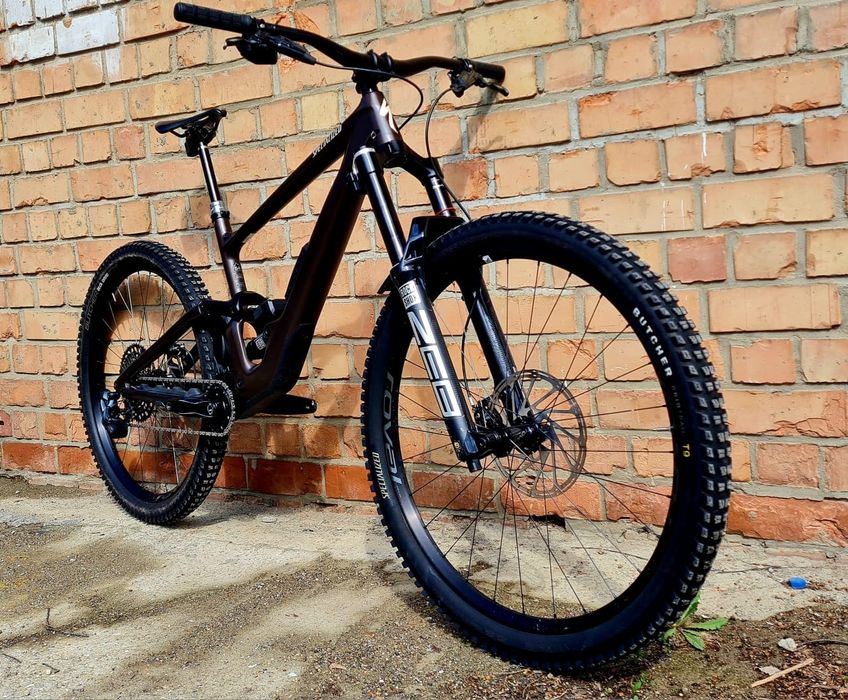 Bicicleta full suspension enduro, specialized