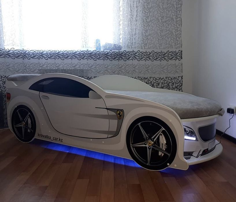 Кровать-машинка с ящиком