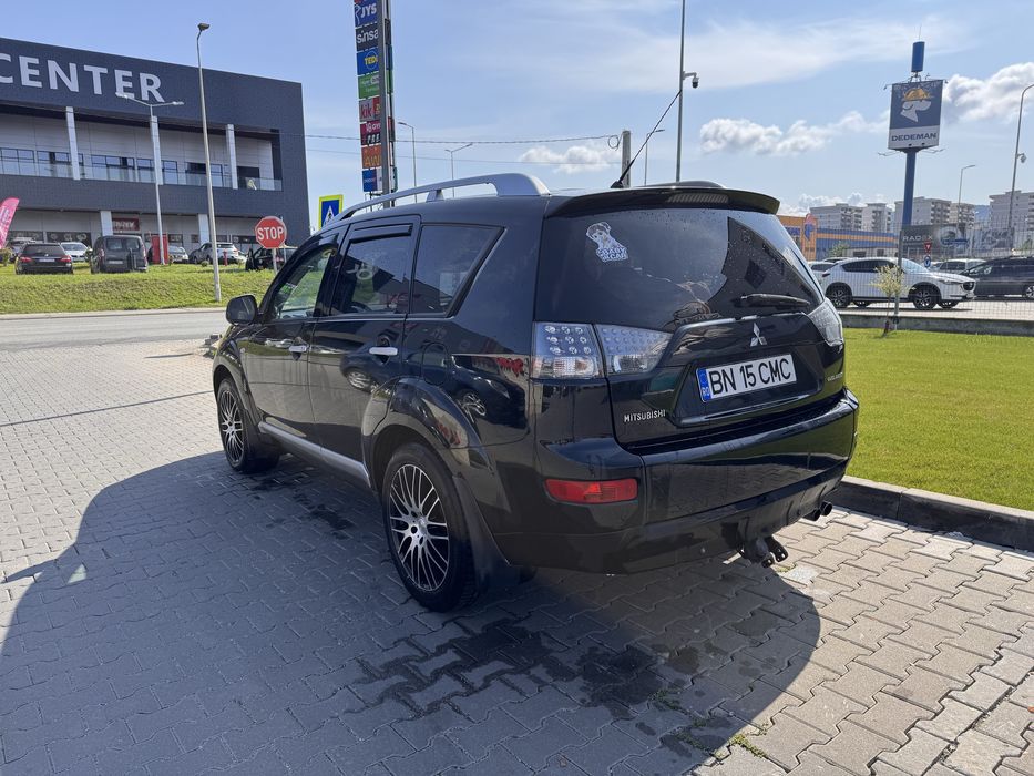 Mitshubishi Outlander 2.2 Diesel, an 2008, 7 locuri