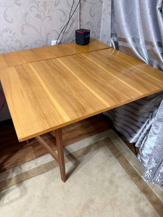 Раскладной стол удобный